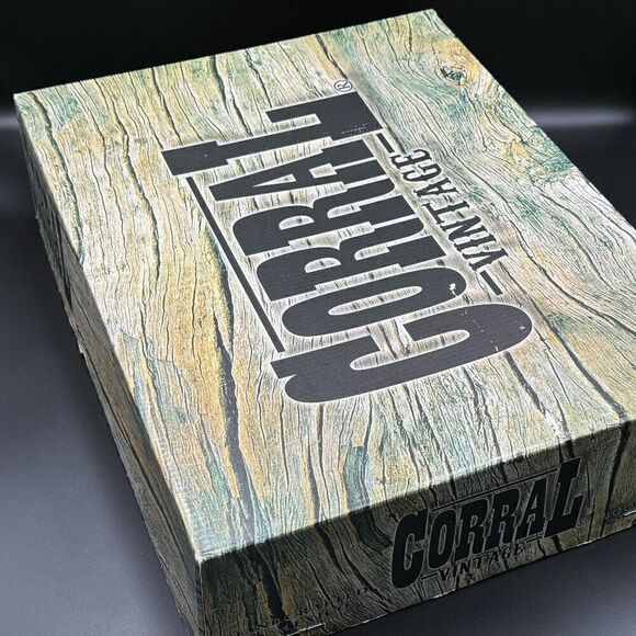 Corral Crater Bone Embroidered Snip Toe Boots - Picture 2 of 14